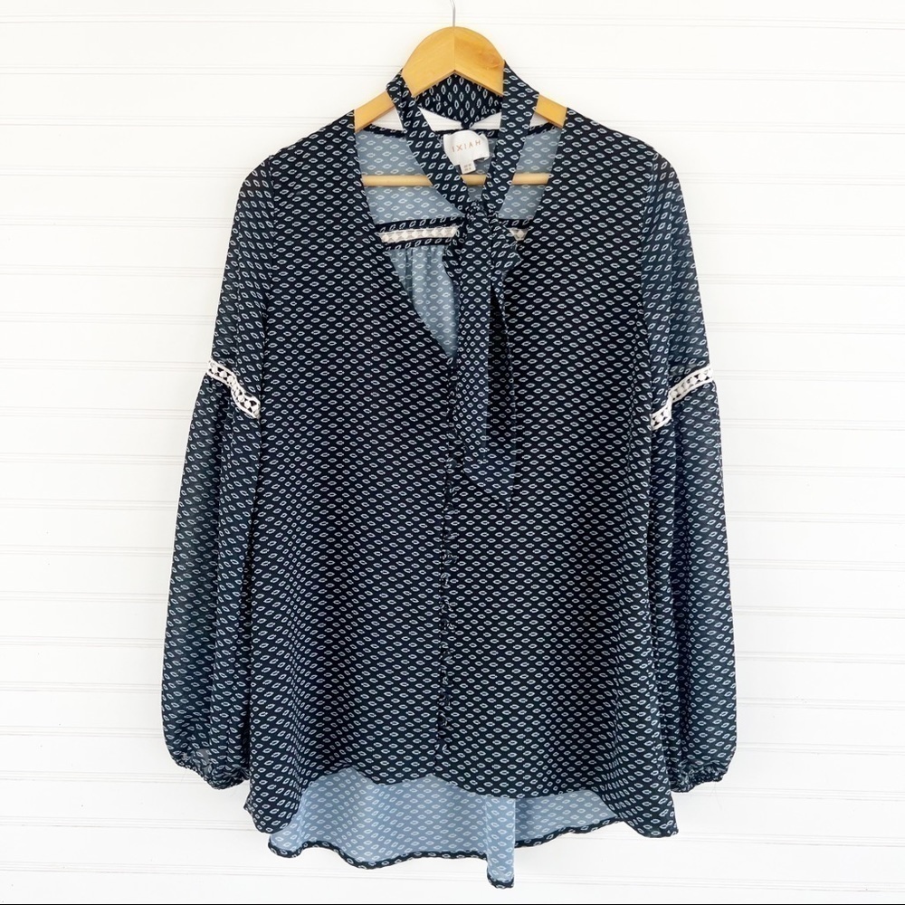 IXIAH Women Black Long Sleeve Blouse attached neck bowtie Size 6